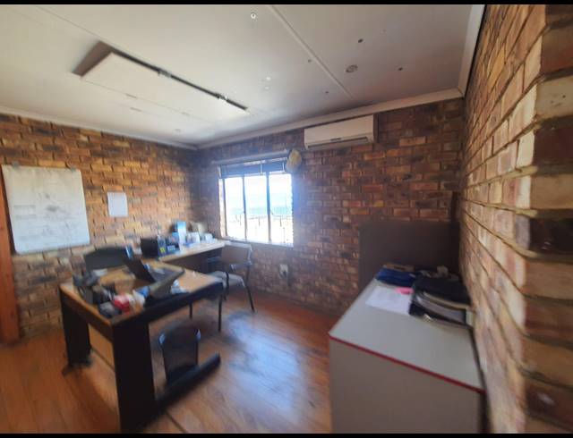 3,600M² BUSINESS FOR SALE IN VAALPARK